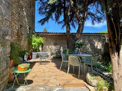/international/fr/saint-martin-de-castillon-provence-alpes-cote-d-azur-310101599180/