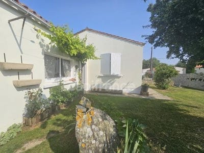 /international/fr/st-georges-du-bois-charente-310100282326/