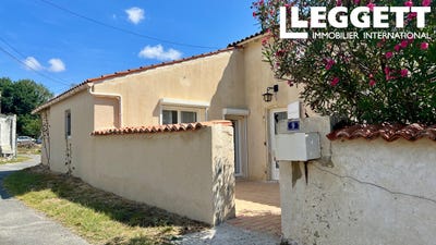 /international/fr/saint-savinien-charente-310100782974/?lang=en