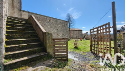 /international/fr/saint-pierre-du-champ-auvergne-310105909322/