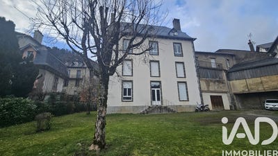 /international/fr/vic-sur-cere-auvergne-310106416566/