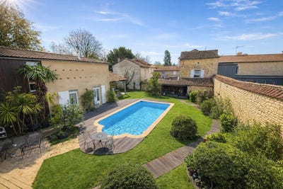 /international/fr/neuville-de-poitou-charente-310107971780/