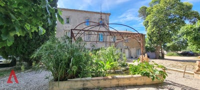 /international/fr/jonquieres-languedoc-roussillon-310104099887/