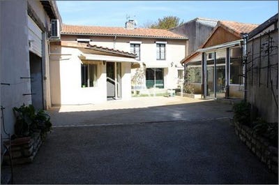 /international/fr/neuville-de-poitou-charente-310101534521/?lang=en