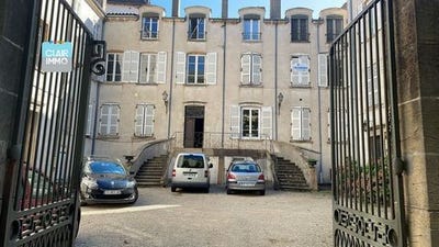 /international/fr/macon-burgundy-120095302478/