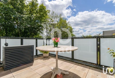/international/fr/charbonnieres-les-bains-rhone-310100227674/