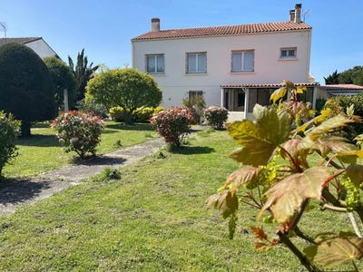 /international/fr/echillais-charente-310107449174/