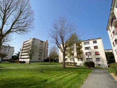 /international/fr/les-clayes-sous-bois-ile-de-france-310105031582/