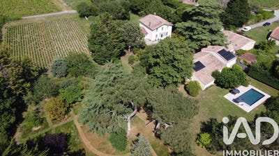 /international/fr/vertheuil-aquitaine-310108105338/