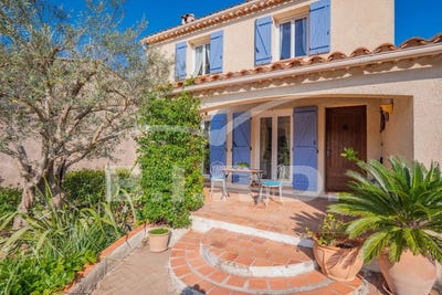 /international/fr/la-mole-provence-alpes-cote-d-azur-310100496765/