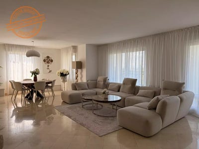 /international/fr/champagne-au-mont-d-or-rhone-310099616148/