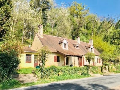 /international/fr/apremont-sur-allier-centre-val-de-loire-310100230931/