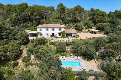 /international/fr/lorgues-provence-alpes-cote-d-azur-310108315415/