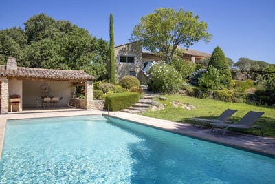 /international/fr/gordes-provence-alpes-cote-d-azur-310120032362/