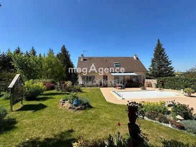 /international/fr/saint-martin-du-tertre-burgundy-310099685962/