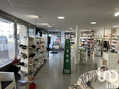 /international/fr/pouzauges-pays-de-la-loire-310094338215/