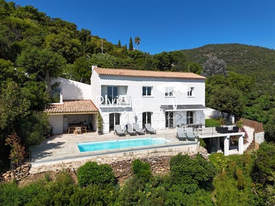 /international/fr/cavalaire-sur-mer-provence-alpes-cote-d-azur-310108465546/