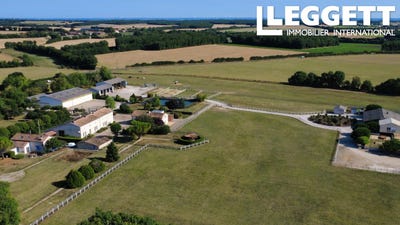 /international/fr/aubigne-pays-de-la-loire-310102242621/