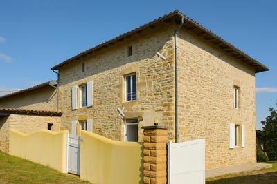/international/fr/nieuil-charente-310107560349/