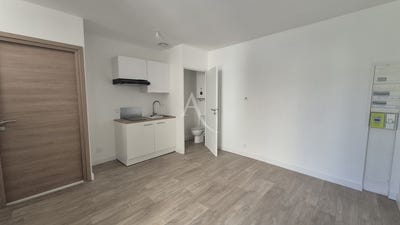 /international/fr/saint-jean-d-angely-charente-310108101754/