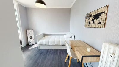 /international/fr/avenue-jacques-duclos-venissieux-rhone-310105208674/