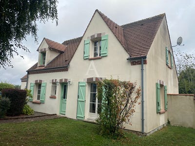 /international/fr/les-allees-de-checy-checy-centre-val-de-loire-310104471876/