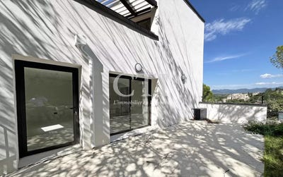 /international/fr/vaison-la-romaine-provence-alpes-cote-d-azur-310102133305/