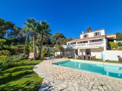 /international/fr/la-croix-valmer-provence-alpes-cote-d-azur-310108454874/