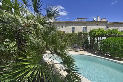 /international/fr/uzes-aquitaine-310099622482/