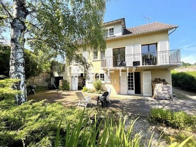 /international/fr/le-palais-sur-vienne-limousin-310108942147/