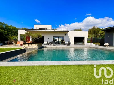 /international/fr/vezenobres-languedoc-roussillon-310106360707/
