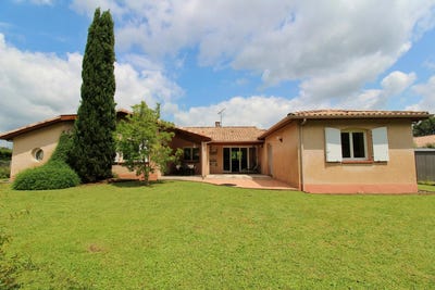 /international/fr/villemur-sur-tarn-midi-pyrenees-310100059032/