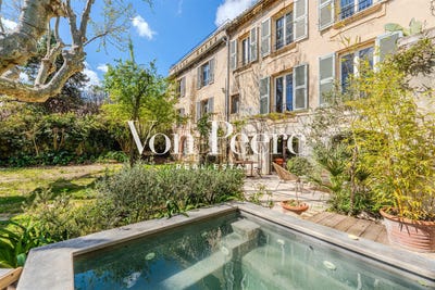 /international/fr/villeneuve-les-avignon-languedoc-roussillon-310108677613/