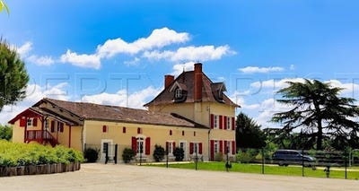 /international/fr/la-roche-chalais-aquitaine-310107641678/