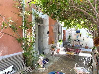 /international/fr/sainte-cecile-les-vignes-provence-alpes-cote-d-azur-310101106203/