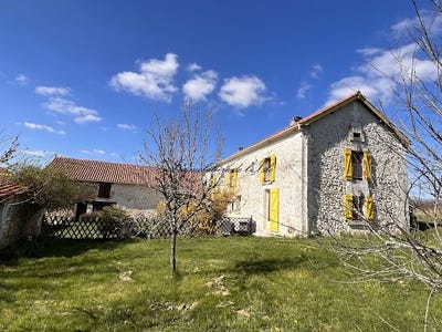 /international/fr/leguillac-de-cercles-aquitaine-310098418050/?lang=id