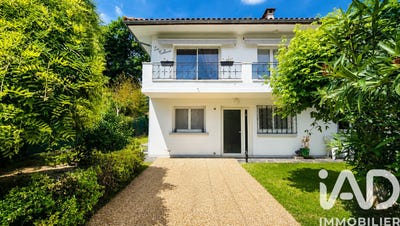 /international/fr/lourdes-midi-pyrenees-310108270317/?lang=th