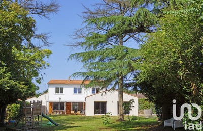 /international/fr/saint-fulgent-pays-de-la-loire-310097282084/