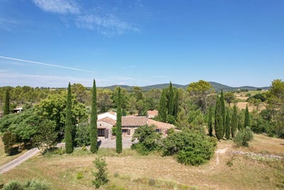/international/fr/barjac-languedoc-roussillon-310109049807/?lang=it