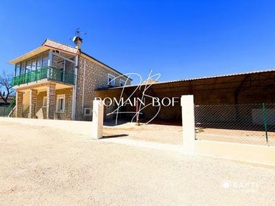 /international/fr/cruviers-lascours-languedoc-roussillon-310105762554/