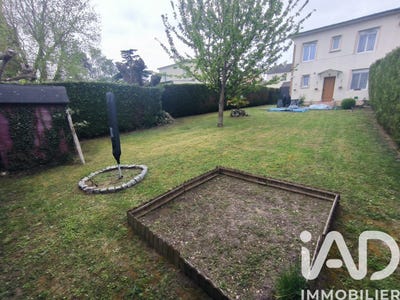 /international/fr/la-chapelle-longueville-upper-normandy-310107411382/
