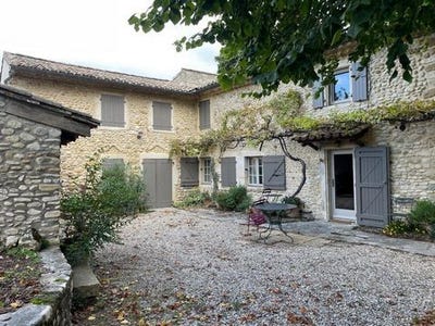 /international/fr/saint-gervais-sur-roubion-rhone-310105925740/