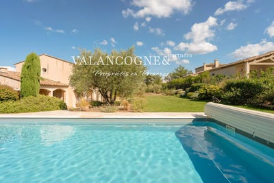 /international/fr/eygalieres-provence-alpes-cote-d-azur-310109929369/