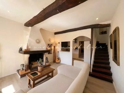/international/fr/grimaud-provence-alpes-cote-d-azur-310106943097/
