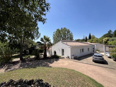 /international/fr/cotignac-hh-15441158-cotignac-provence-alpes-cote-d-azur-310100953087/