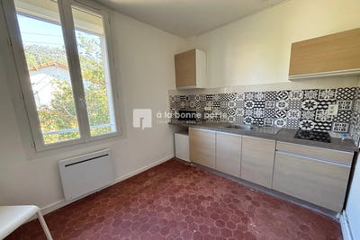 /international/fr/toulon-charente-310107816077/