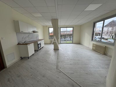 /international/fr/blois-centre-val-de-loire-310105381641/