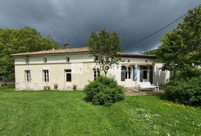 /international/fr/mirambeau-charente-310108377265/
