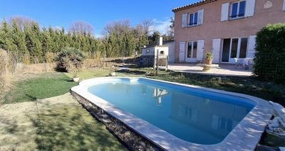 /international/fr/la-verdiere-provence-alpes-cote-d-azur-120098233015/?lang=id