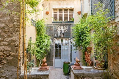 /international/fr/saint-remy-de-provence-provence-alpes-cote-d-azur-310110050823/